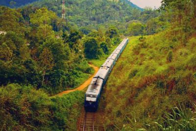 Train journey Nanu Oya | walklankatours.com
